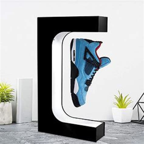 magnetic shoe display